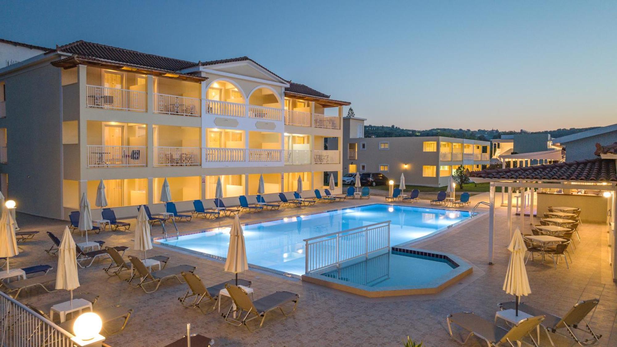 Manousis Aparthotel Циливи Экстерьер фото